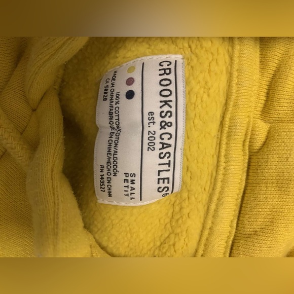 Yellow Crooks and Castles - Picture 3 of 3